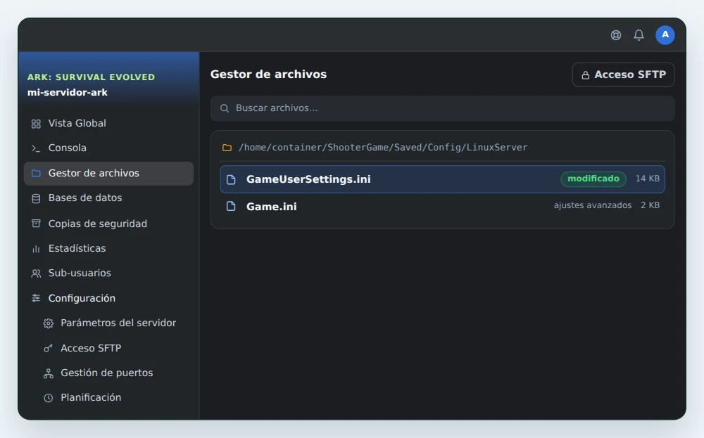 Gestor de archivos de OuiPanel abierto en ShooterGame/Saved/Config/LinuxServer, con GameUserSettings.ini recién modificado y Game.ini