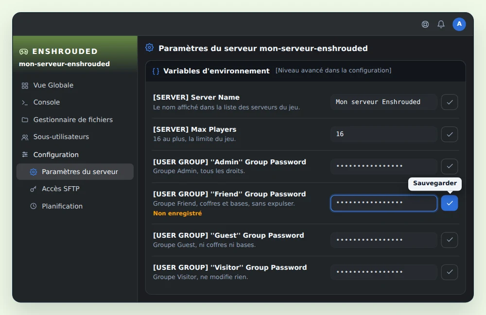 Carte Variables d'environnement d'un serveur Enshrouded dans OuiPanel, avec [SERVER] Server Name sur Mon serveur Enshrouded, [SERVER] Max Players à 16 et les mots de passe masqués des groupes Admin, Friend, Guest et Visitor, celui de Friend en cours de modification