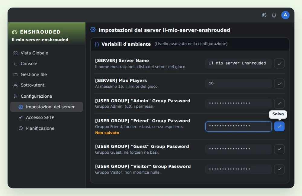 Scheda Variabili d'ambiente di un server Enshrouded in OuiPanel, con [SERVER] Server Name su Il mio server Enshrouded, [SERVER] Max Players a 16 e le password mascherate dei gruppi Admin, Friend, Guest e Visitor, quella di Friend in corso di modifica