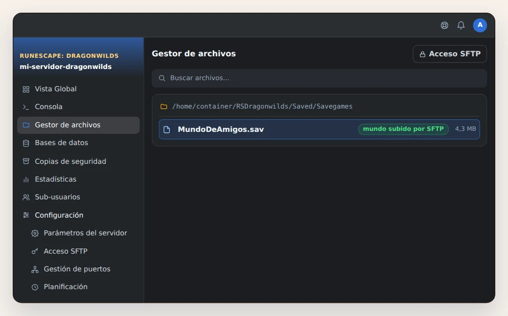 Gestor de archivos de OuiPanel abierto en la carpeta RSDragonwilds/Saved/Savegames, con el archivo .sav del mundo subido por SFTP