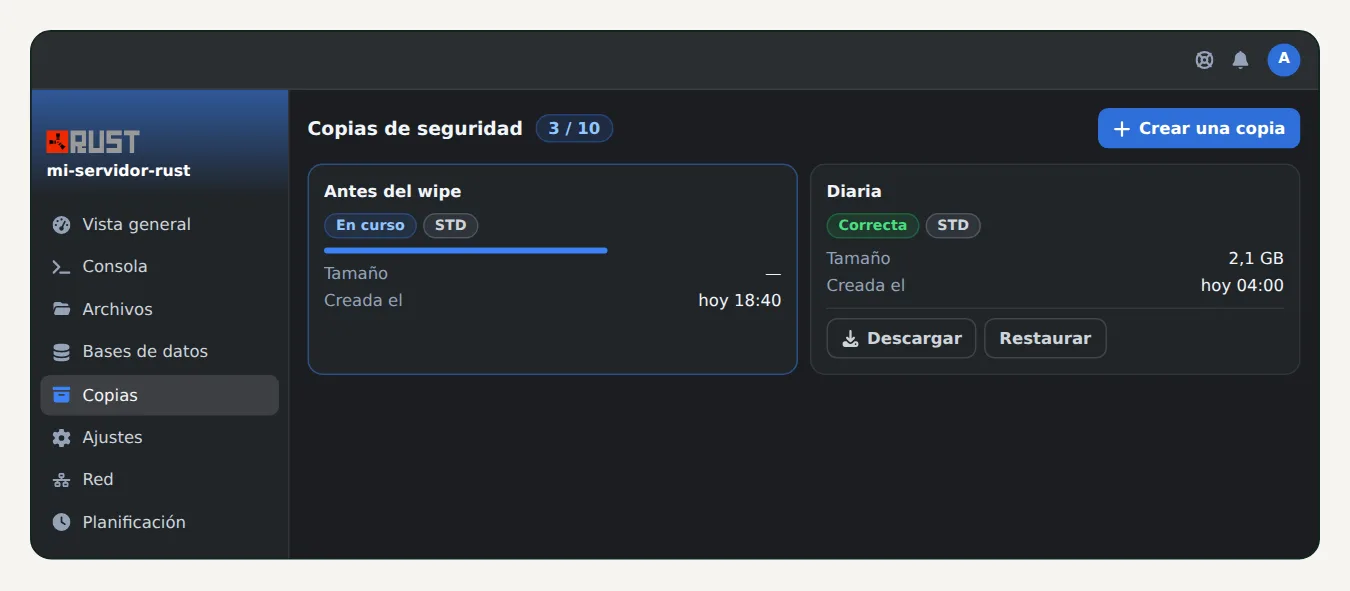 Página de copias de seguridad de OuiPanel con una copia Antes del wipe en curso en un servidor Rust