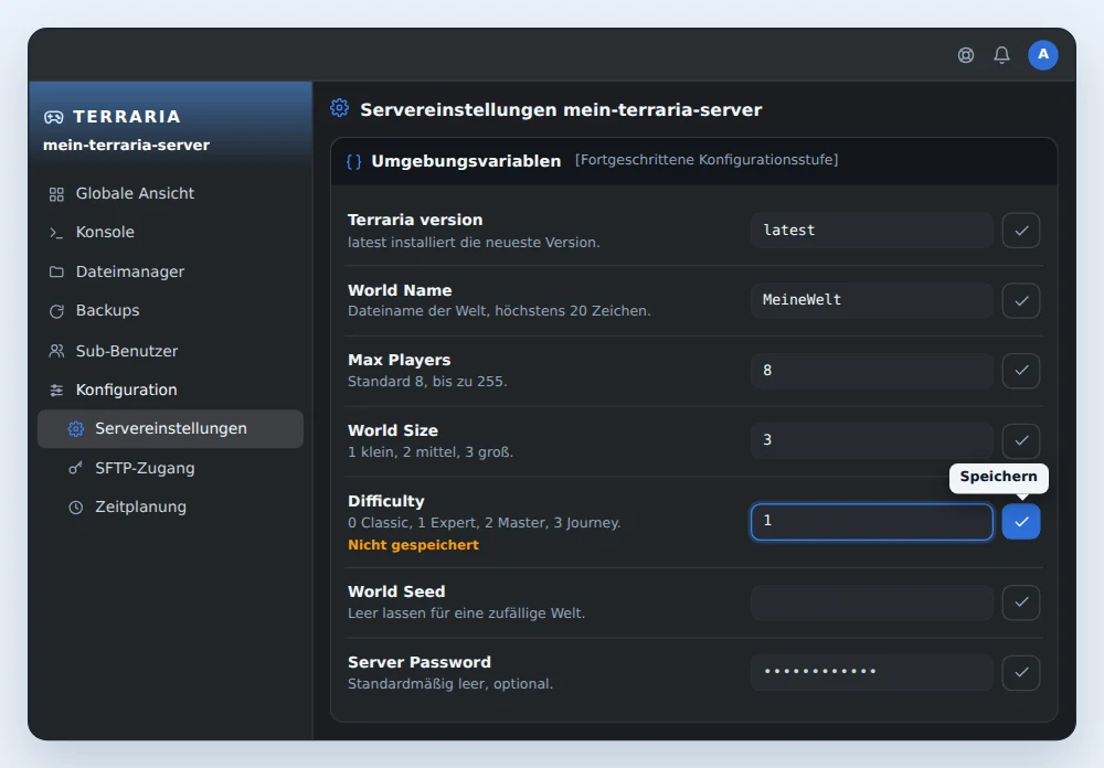 Karte Umgebungsvariablen eines Terraria Vanilla-Servers in OuiPanel, mit Terraria version auf latest, World Name auf MeineWelt, Max Players auf 8, World Size auf 3, Difficulty auf 1 geändert und noch nicht gespeichert, leerem World Seed und maskiertem Server Password